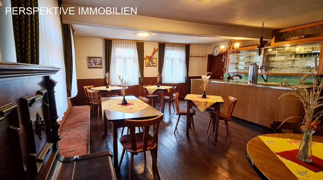Anwesen mit ehemaligem Bauernhof und Gaststätte