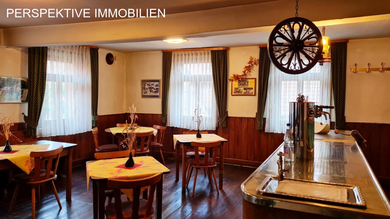 Anwesen mit ehemaligem Bauernhof und Gaststätte