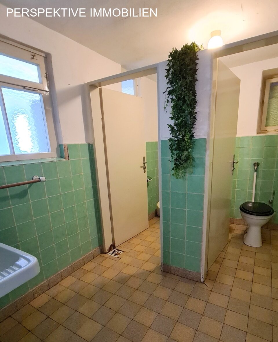 Anwesen mit 2 Häusern, Gaststätte und großem Grundstück