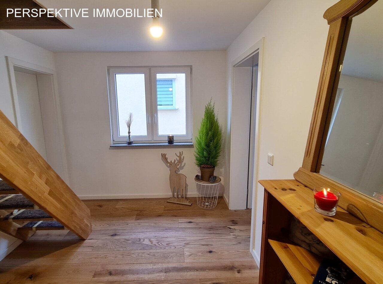 Erstbezug nach Sanierung - bezugsfertiges EFH mit ausbaubarer Scheune und Potential