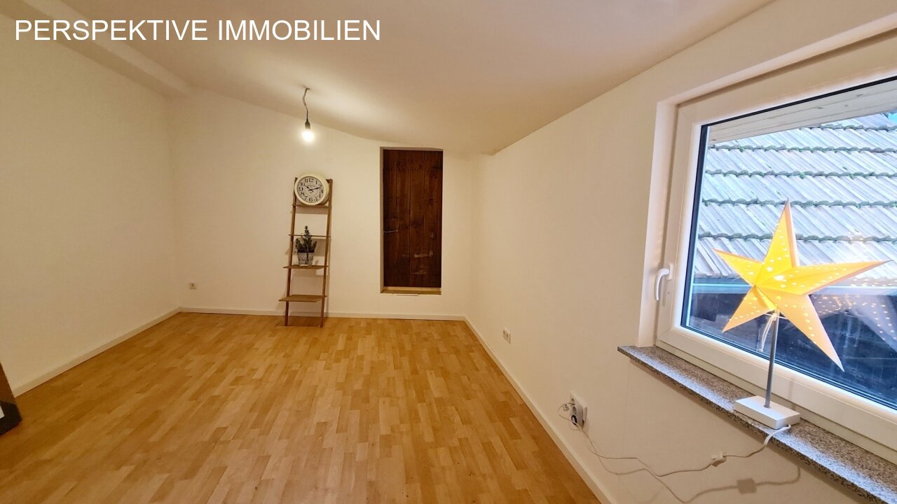 Erstbezug nach Sanierung - bezugsfertiges EFH mit ausbaubarer Scheune und Potential