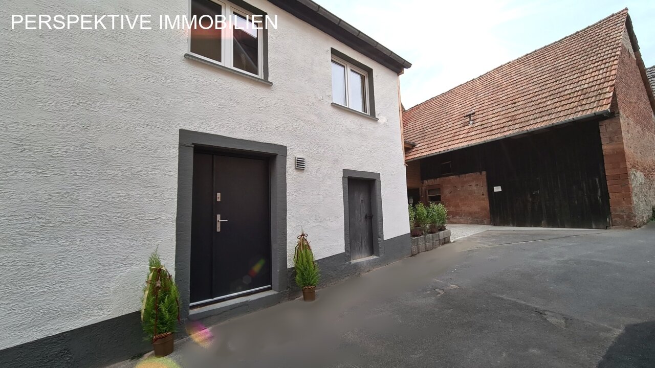 Erstbezug nach Sanierung - bezugsfertiges EFH mit ausbaubarer Scheune und Potential