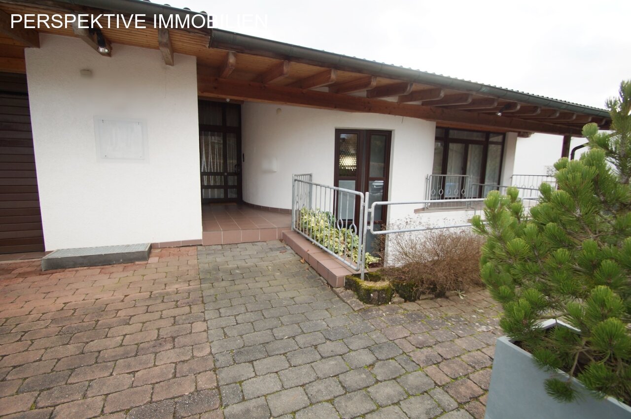 Schicke Villa mit Traumaussicht auf Bad König