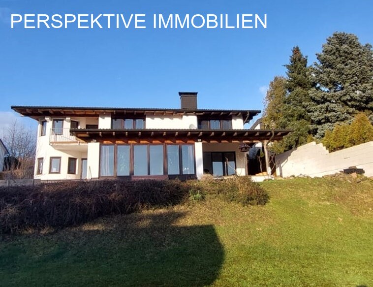 Schicke Villa mit Traumaussicht auf Bad König