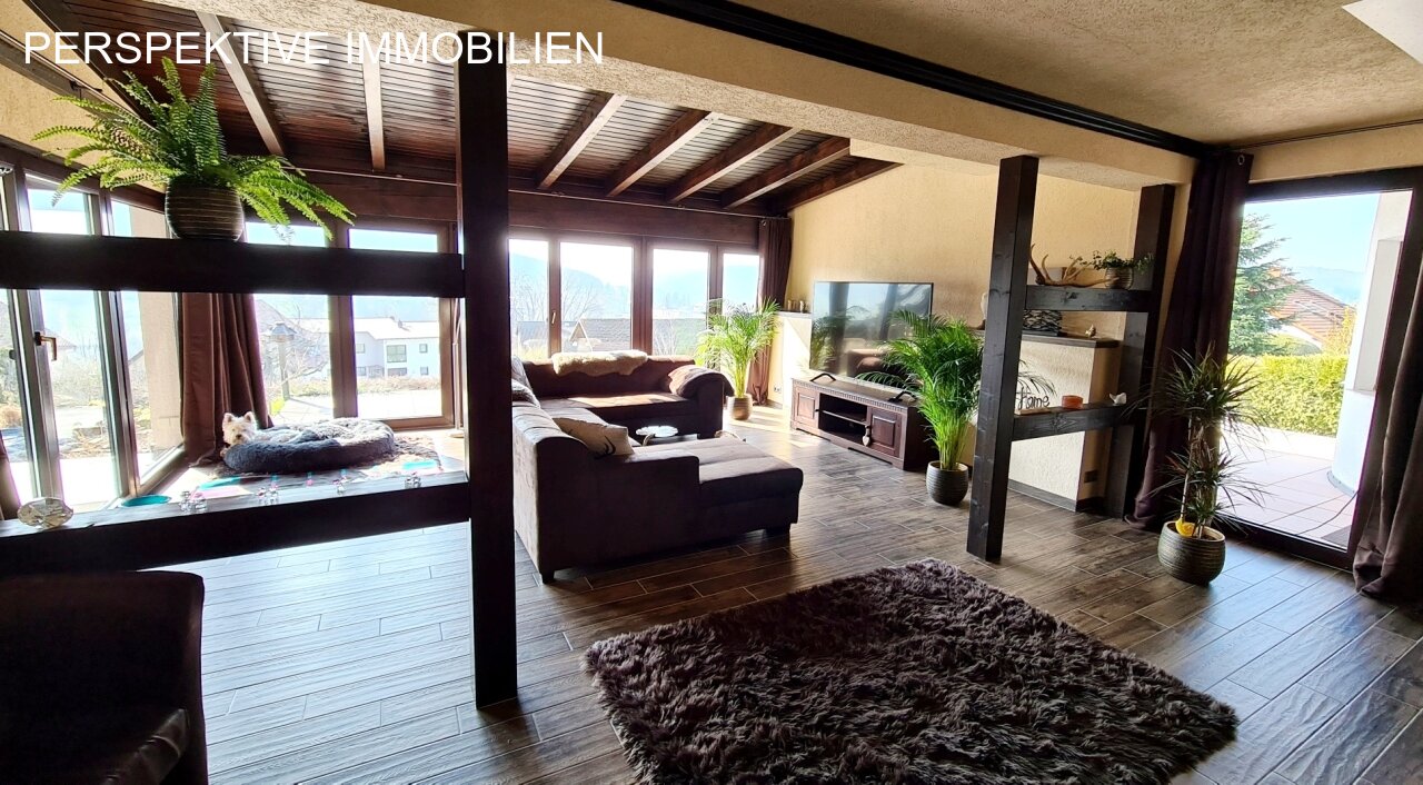 Schicke Villa mit Traumaussicht auf Bad König