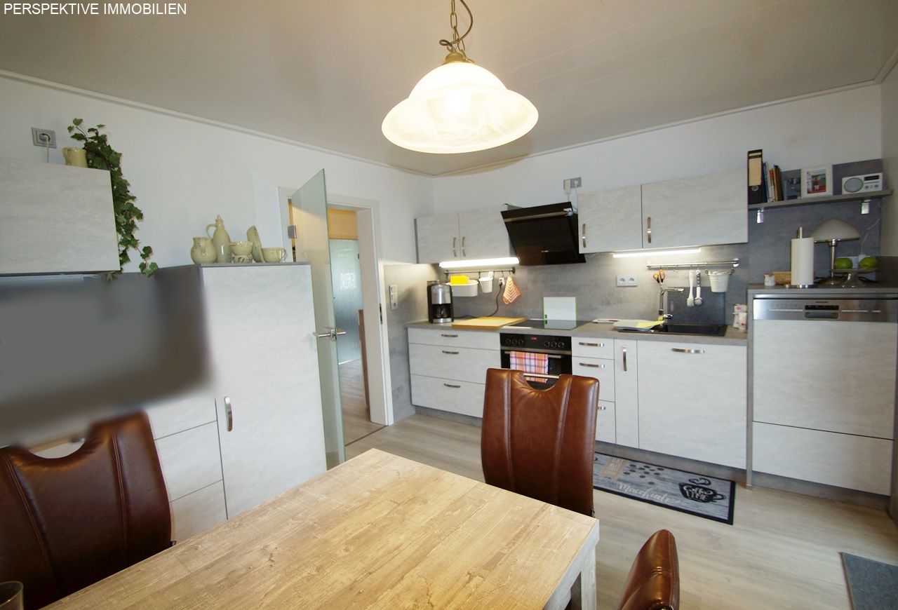 Generationenhaus mit schönem Garten und Doppelgarage, EG barrierefrei