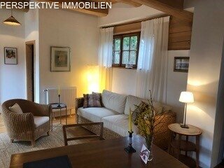 Einfamilien-Naturstammhaus mit 2 Einliegerwohnungen 