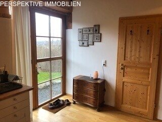 Einfamilien-Naturstammhaus mit 2 Einliegerwohnungen 