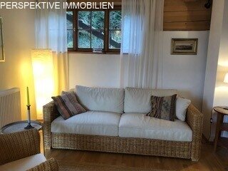 Einfamilien-Naturstammhaus mit 2 Einliegerwohnungen 