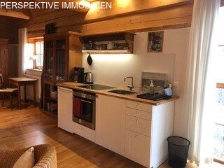 Einfamilien-Naturstammhaus mit 2 Einliegerwohnungen 