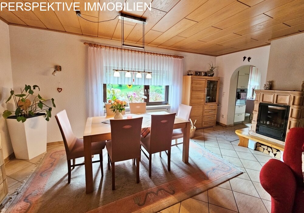 Einfamilienhaus für Naturliebhaber mit Nebengebäude und Wiesen
