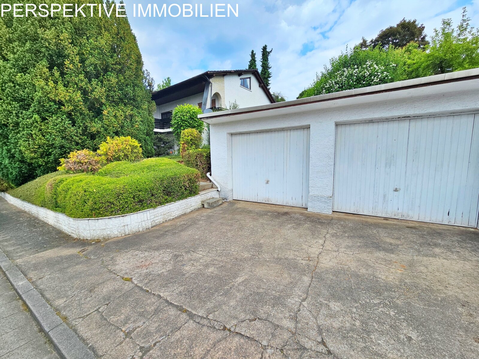 Großartiges Einfamilienhaus mit ELW in ruhiger Lage