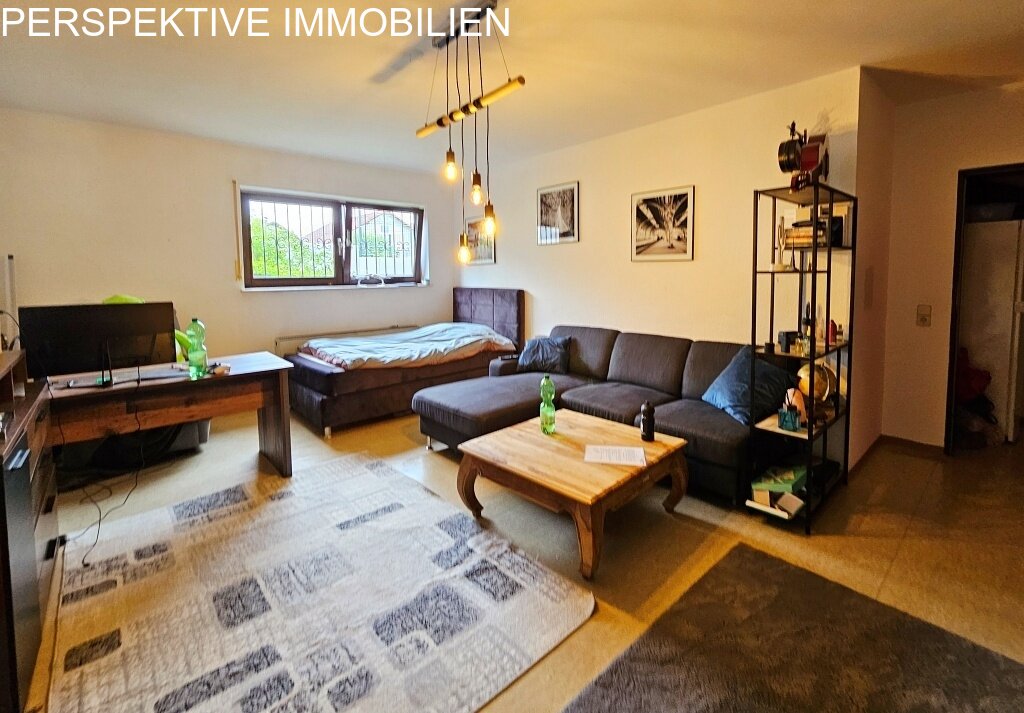 Solides Architektenhaus mit 2 Wohnungen und Blick über Bad König