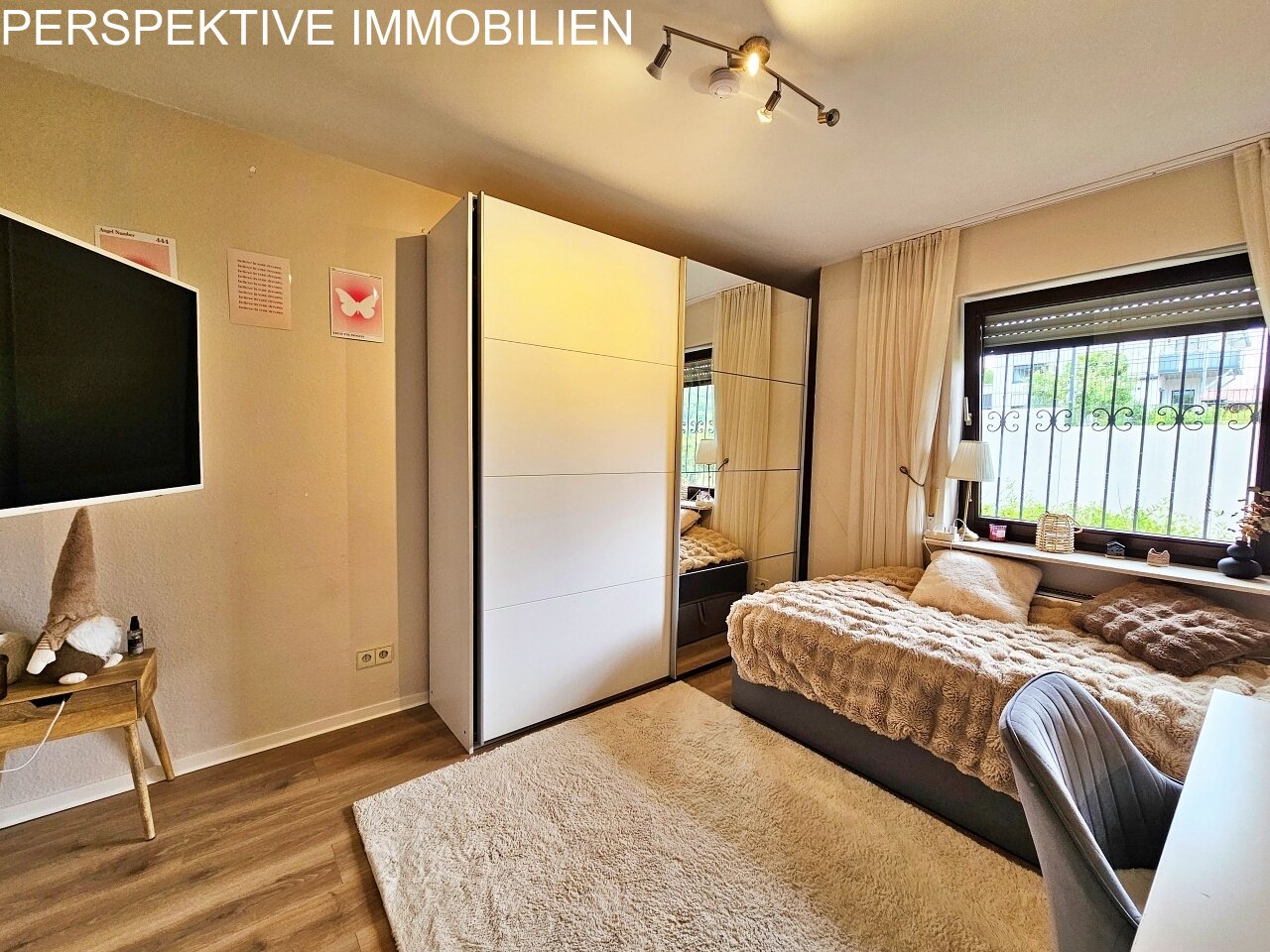 Solides Architektenhaus mit 2 Wohnungen und Blick über Bad König
