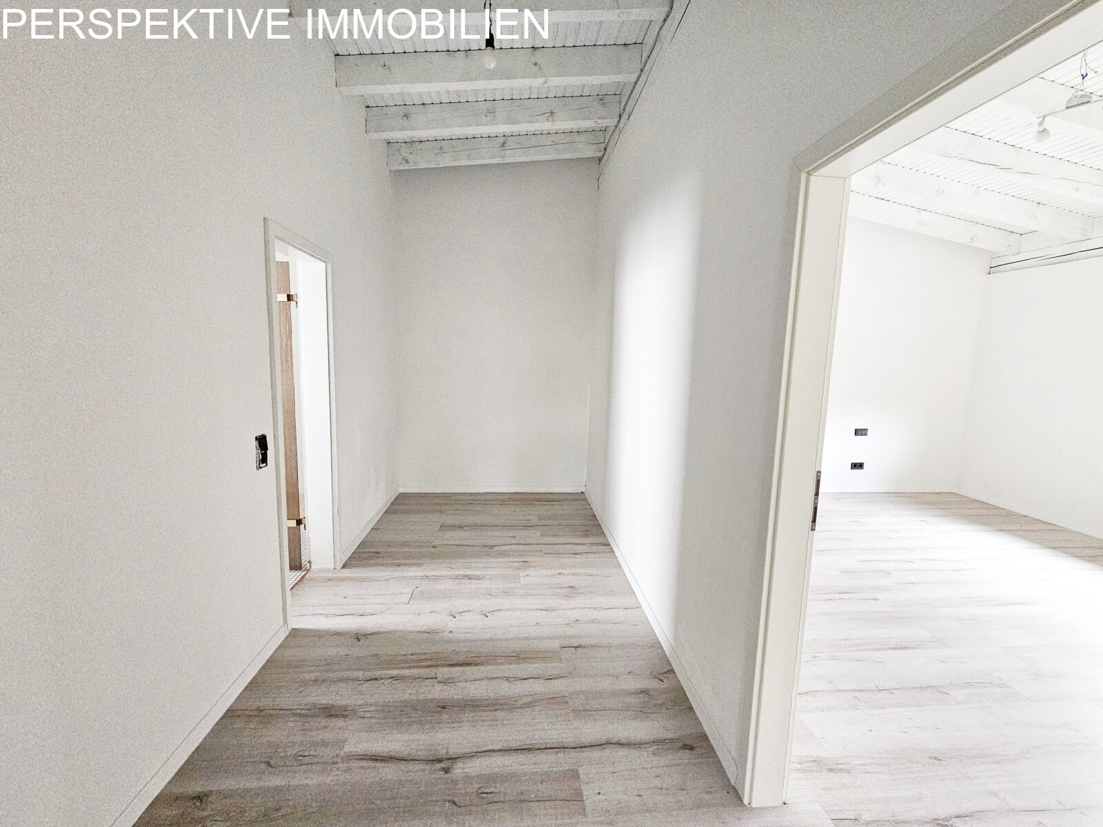 Solides Architektenhaus mit 2 Wohnungen und Blick über Bad König