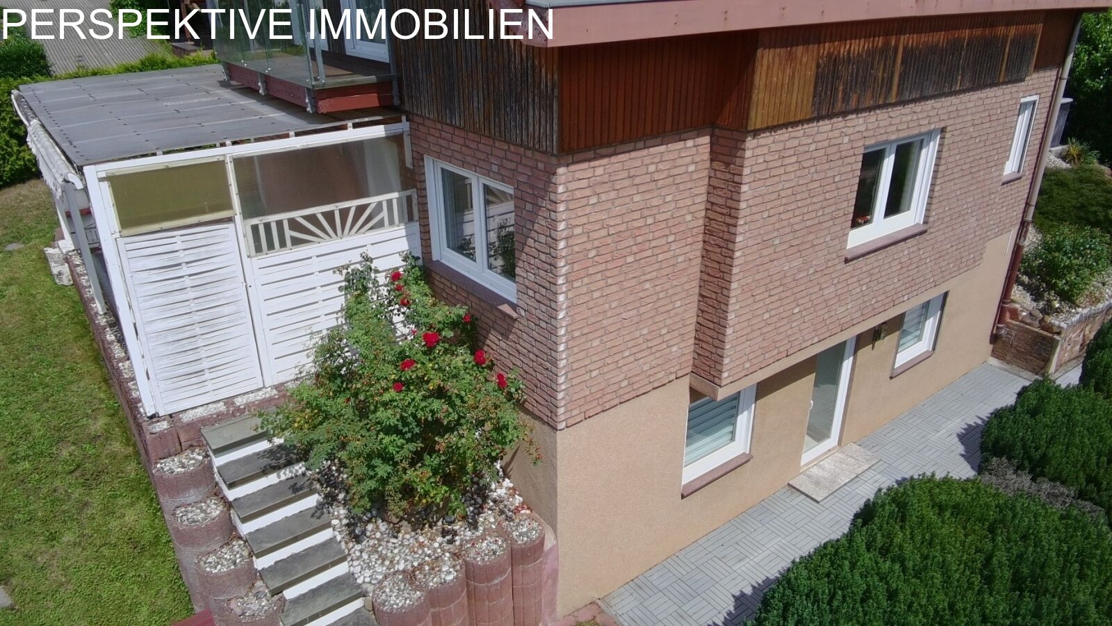Modernes freistehendes 1-Familienhaus + Baugrundstück in ruhiger Lage