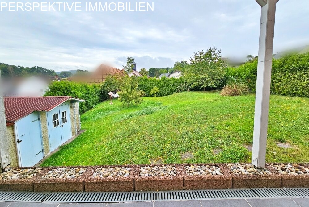 Modernes freistehendes 1-Familienhaus + Baugrundstück in ruhiger Lage