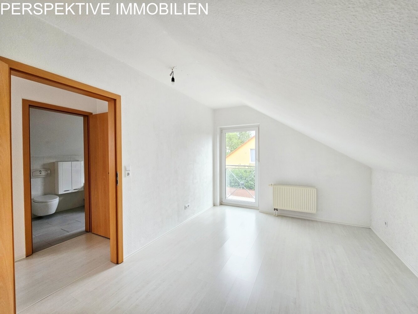 Modernes freistehendes 1-Familienhaus + Baugrundstück in ruhiger Lage