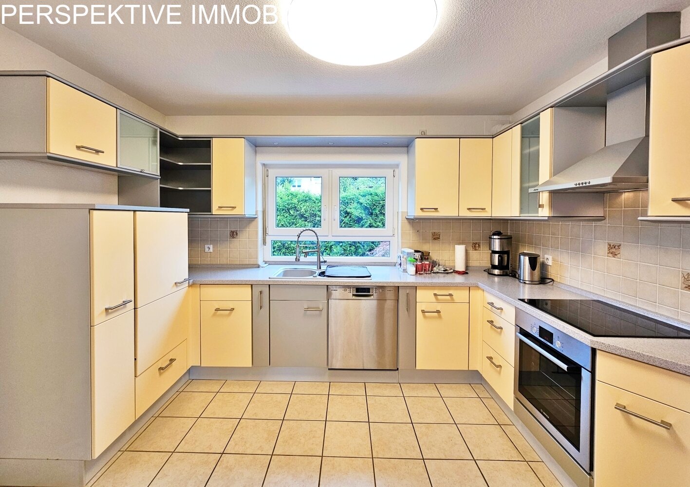 Modernes freistehendes 1-Familienhaus + Baugrundstück in ruhiger Lage
