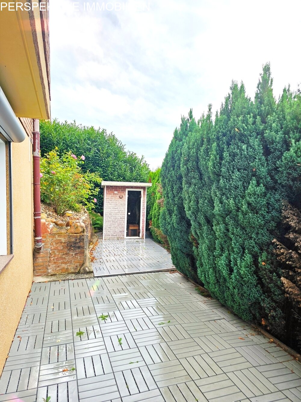 Modernes freistehendes 1-Familienhaus + Baugrundstück in ruhiger Lage