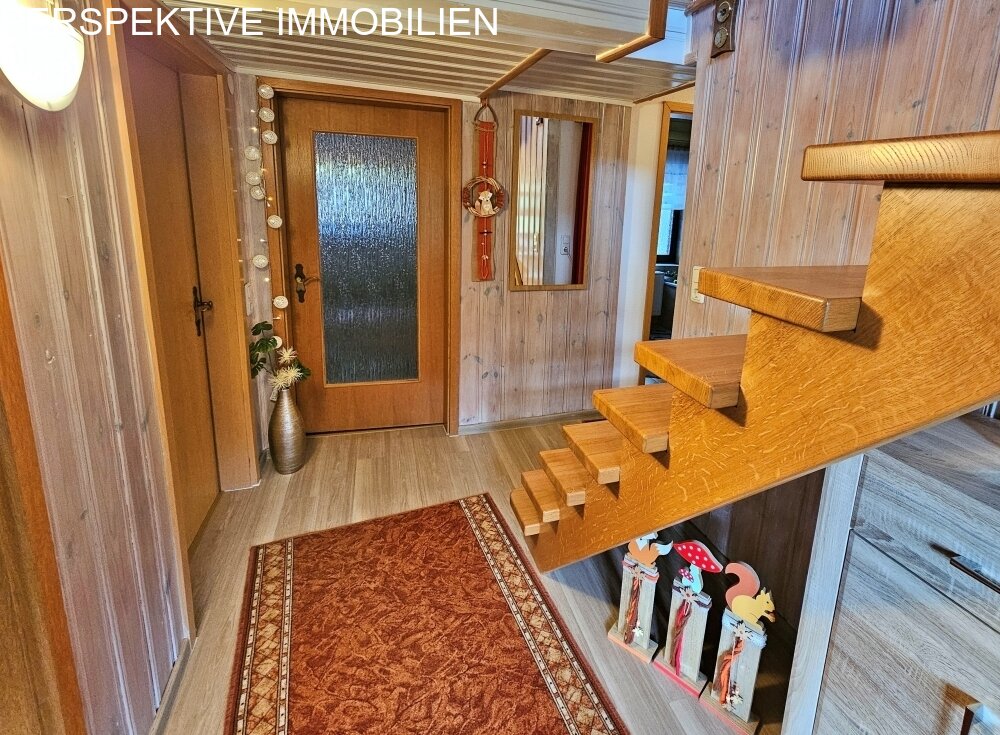 Einfamilienhaus für Naturliebhaber mit Nebengebäude und Wiesen