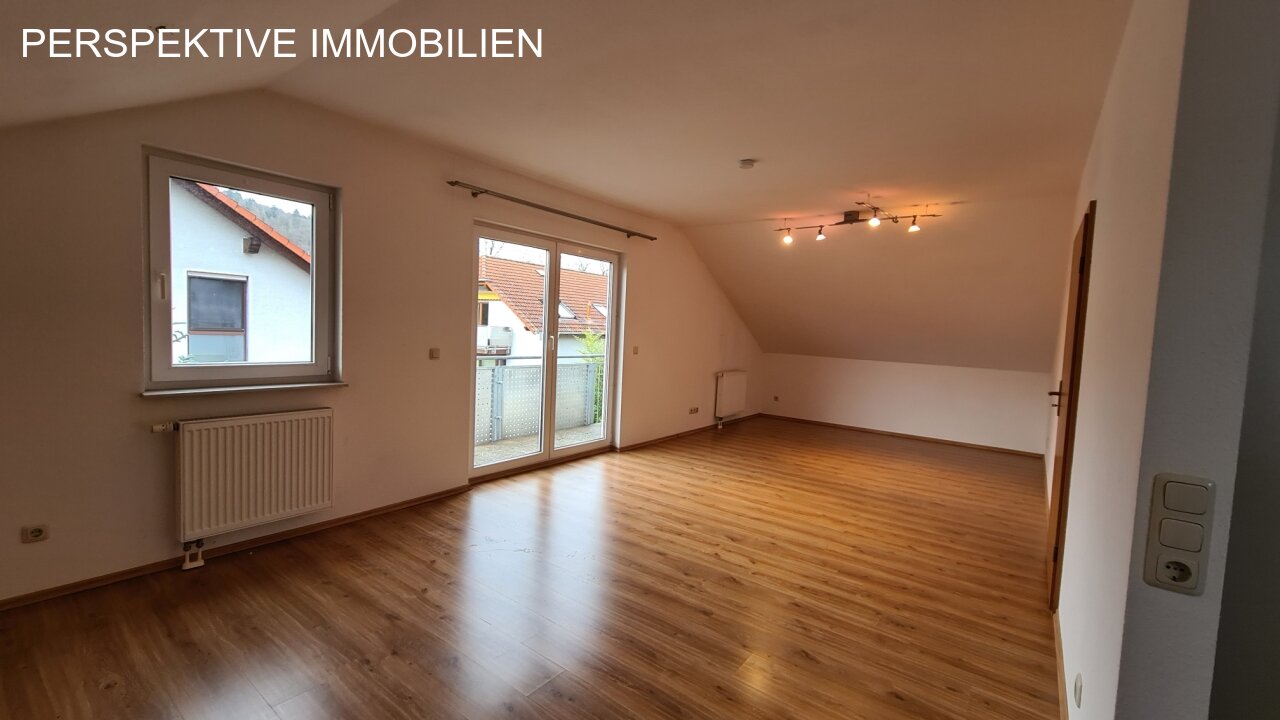 Gemütliche Dreizimmerwohnung im DG in schöner Lage
