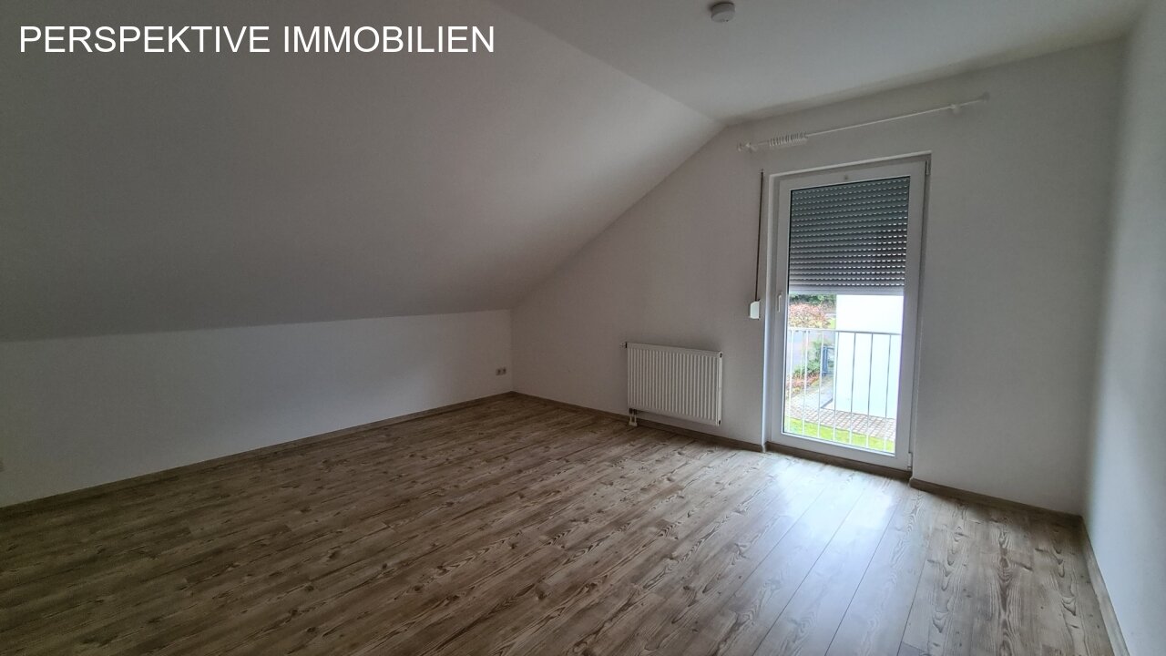 Gemütliche Dreizimmerwohnung im DG in schöner Lage
