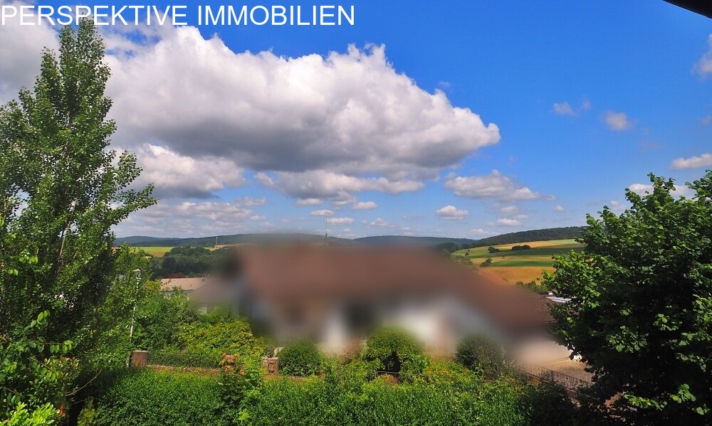 TOP Lage in Bad König - Haus mit 2 Wohnungen und schöner Aussicht