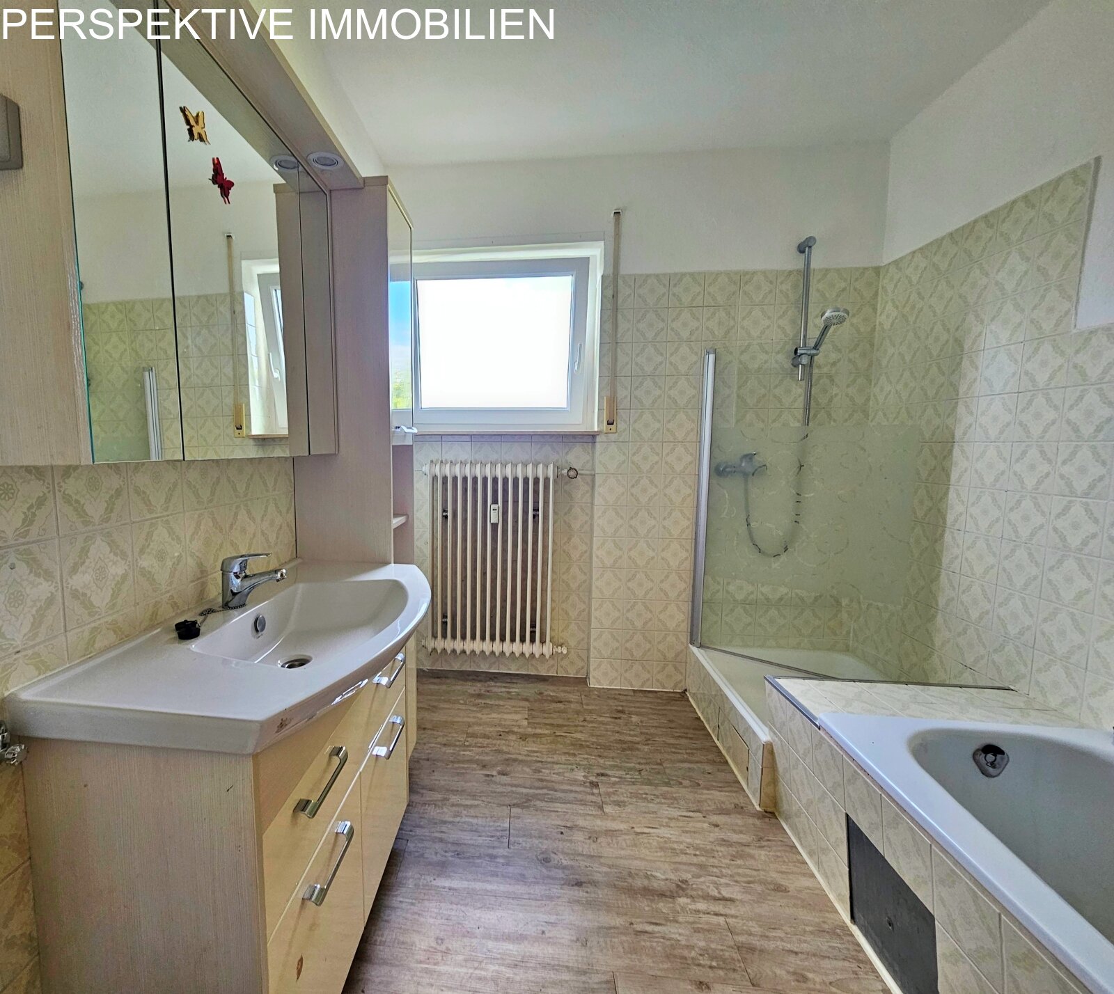 TOP Lage in Bad König - Haus mit 2 Wohnungen und schöner Aussicht