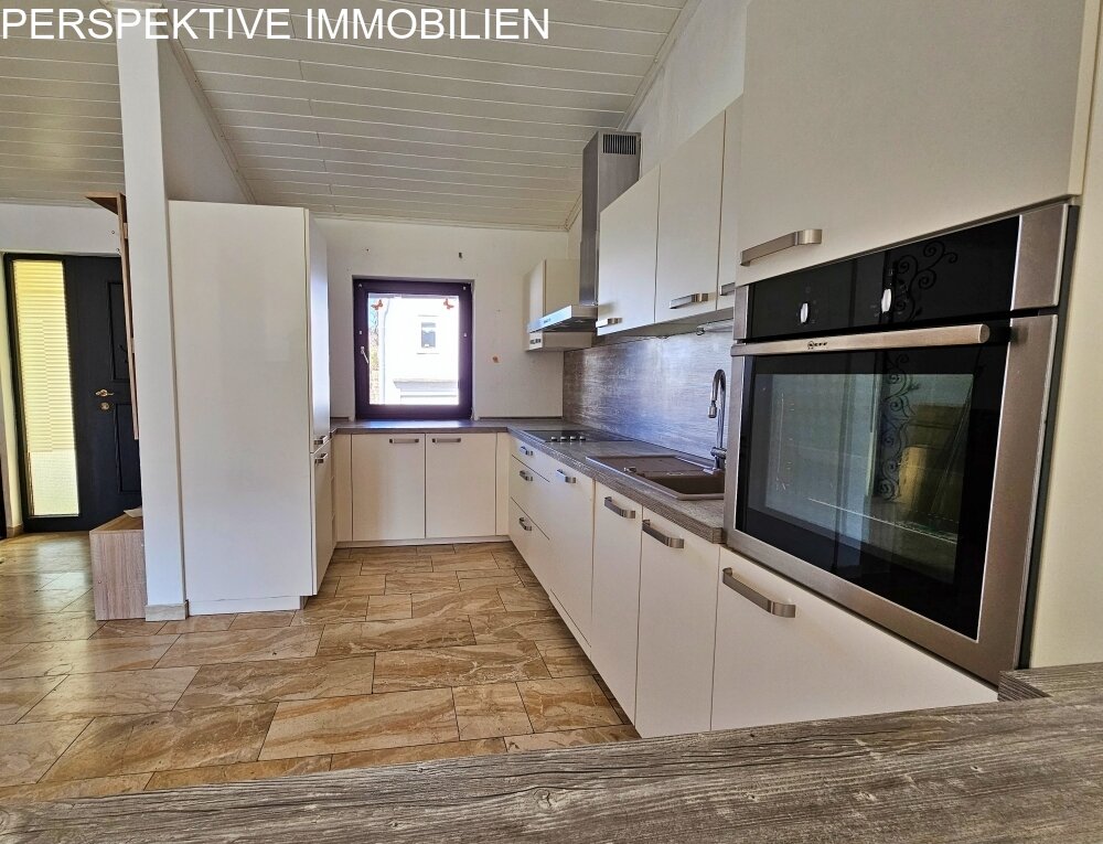 Einfamilienhaus mit großem Anbau - Generationenhaus - top modernisiert