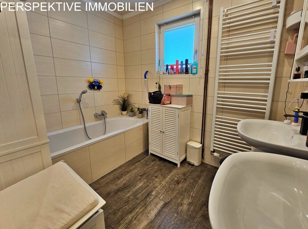 Einfamilienhaus mit großem Anbau - Generationenhaus - top modernisiert