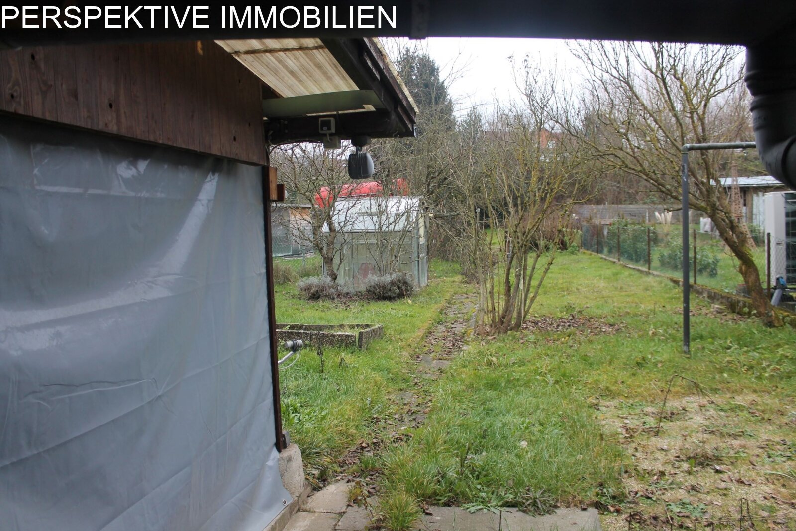 Freistehendes 2-Familienhaus in ruhiger Lage und großem Garten