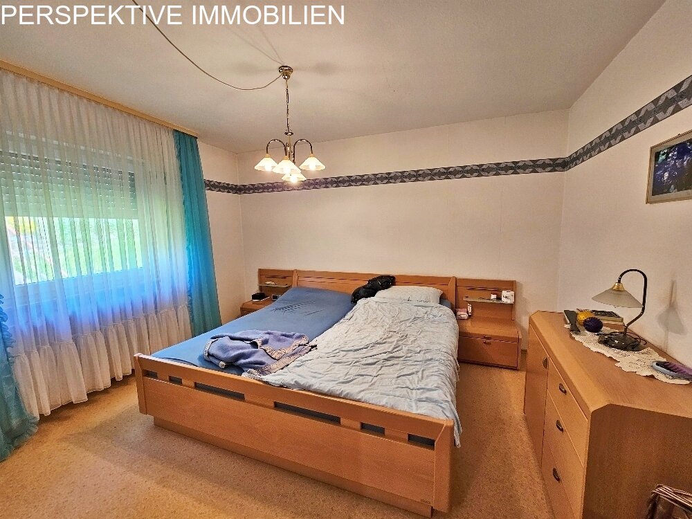 Einfamilienhaus mit Wiese + Scheune und kl.Stall