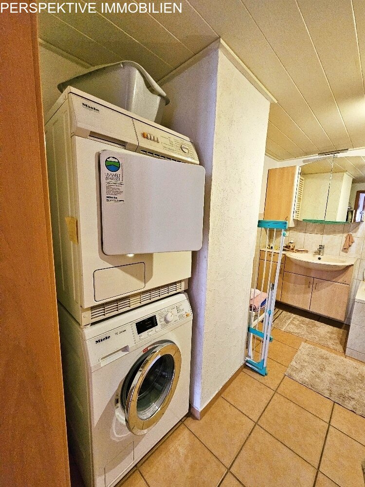 Einfamilienhaus mit Wiese + Scheune und kl.Stall