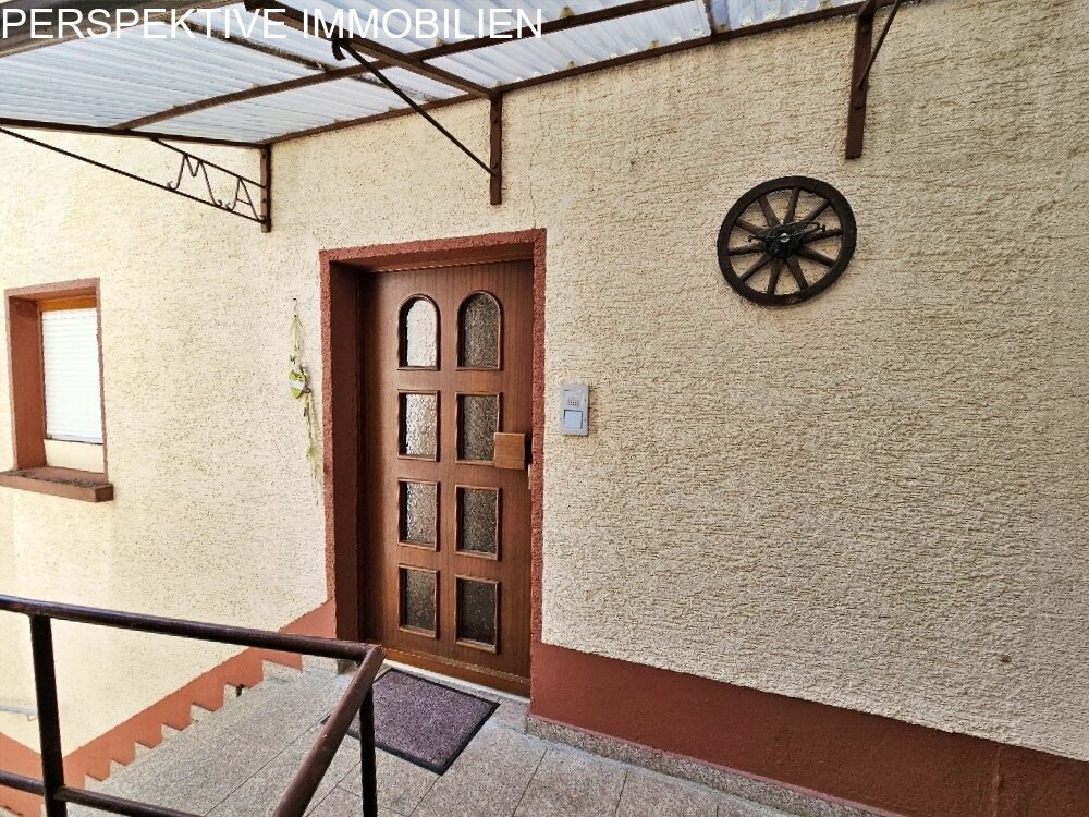 Einfamilienhaus mit Wiese + Scheune und kl.Stall