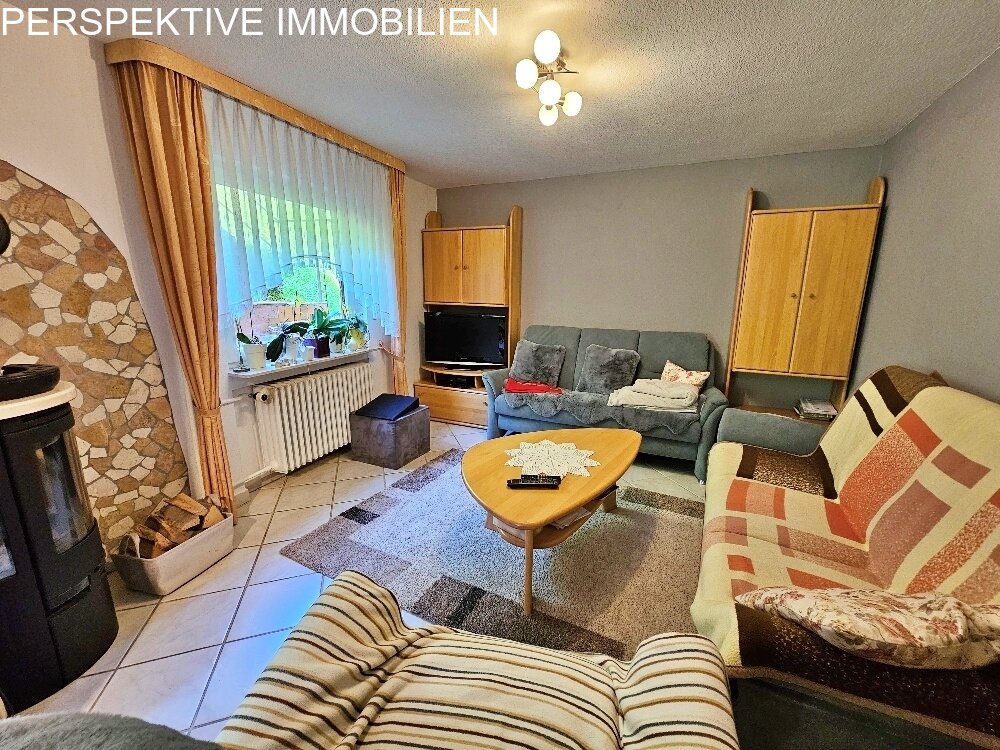 Einfamilienhaus mit Wiese + Scheune und kl.Stall