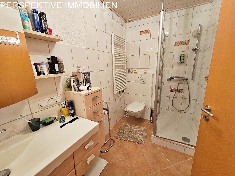 Einfamilienhaus mit Wiese + Scheune und kl.Stall