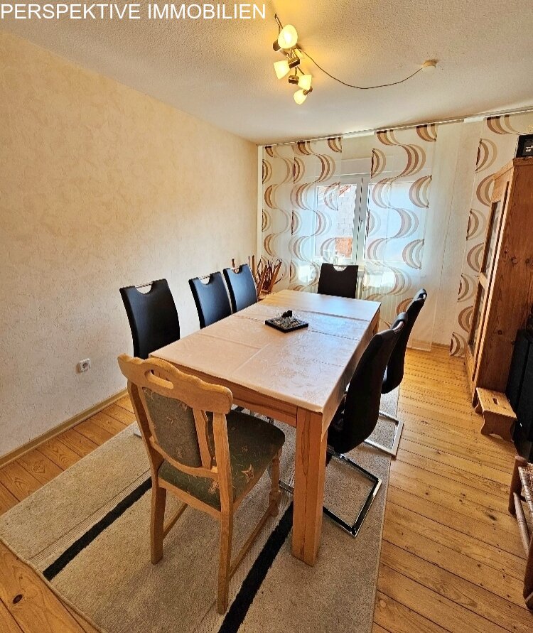 Einfamilienhaus mit Wiese + Scheune und kl.Stall