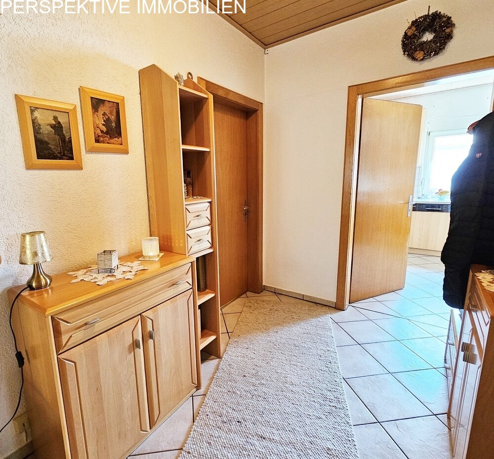 Geräumiges Ein- bis Zweifamilienhaus in zentraler Lage von Höchst i. Odw.