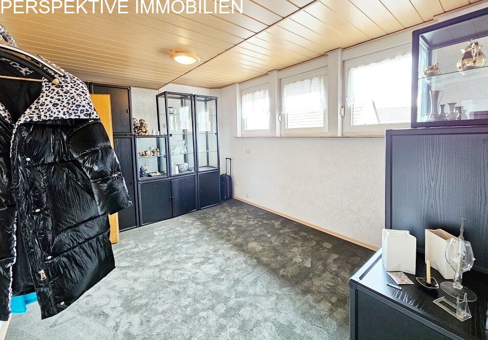 Geräumiges Ein- bis Zweifamilienhaus in zentraler Lage von Höchst i. Odw.