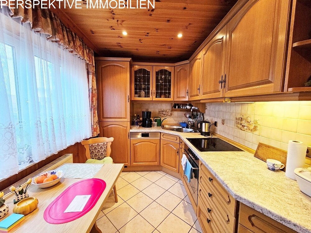 Traumhaftes Zweifamilienhaus mit Wohlfühl-Garten