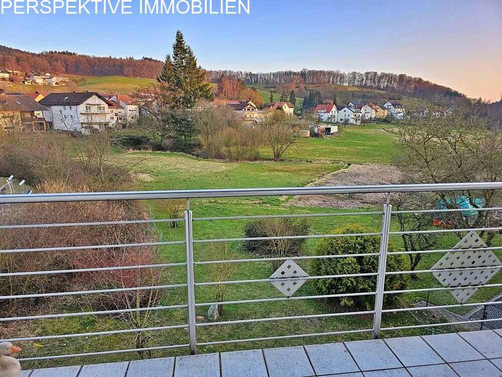 Traumhaftes Zweifamilienhaus mit Wohlfühl-Garten