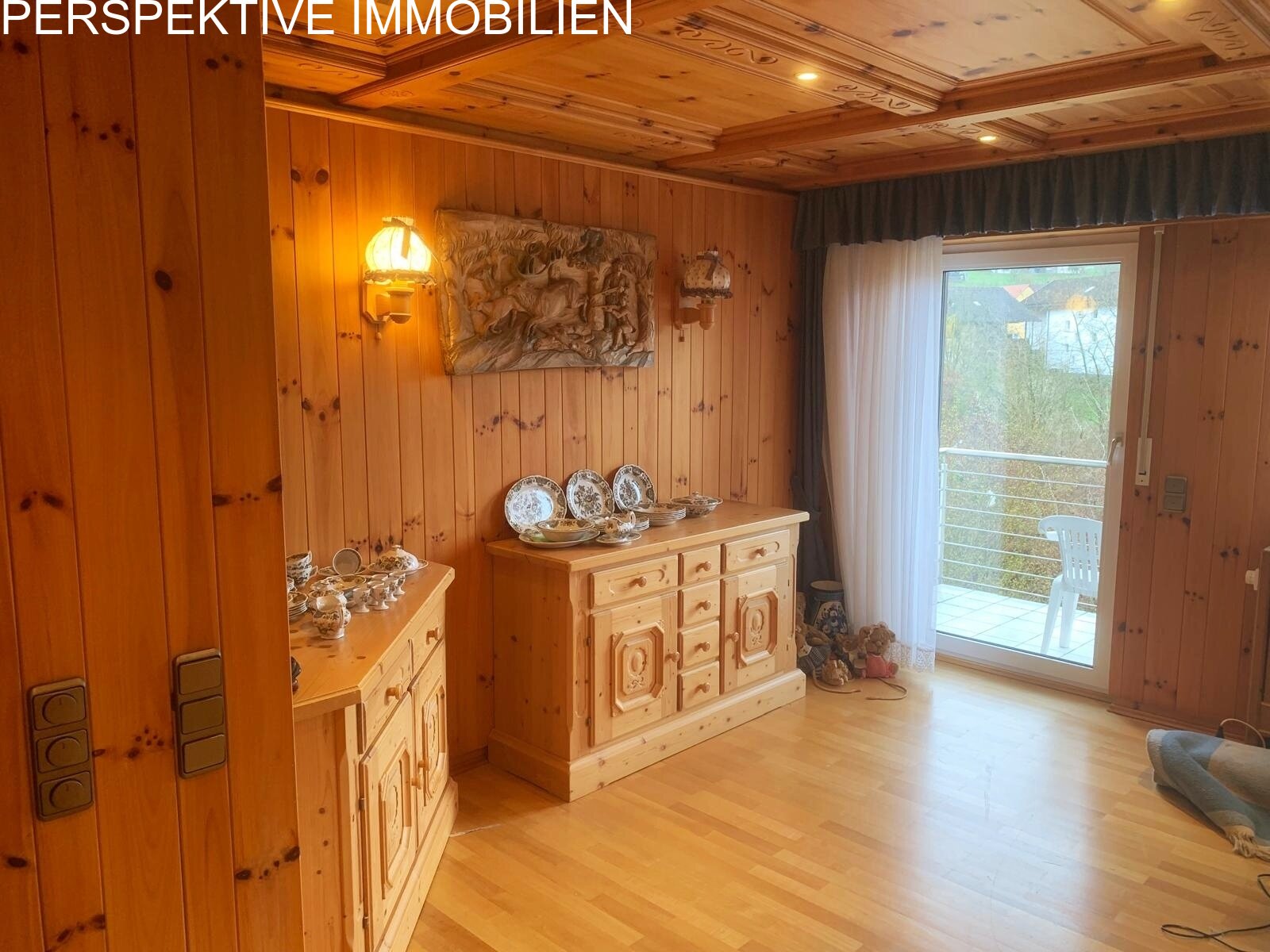 Traumhaftes Zweifamilienhaus mit Wohlfühl-Garten