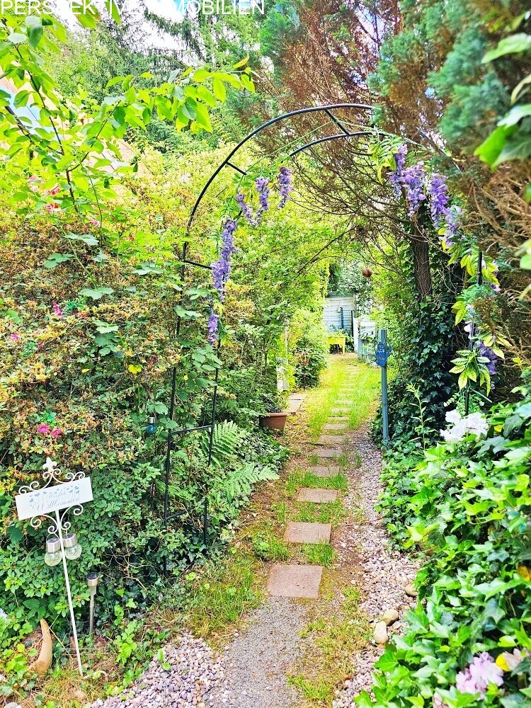 RESERVIERT - Nurdachhaus mit schönem Garten am Tor zum Odenwald 