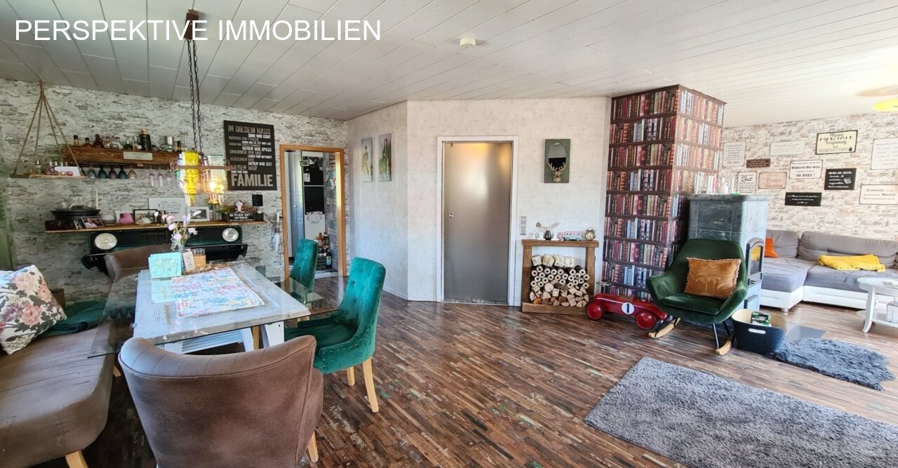 Romantisches Einfamilienhaus mit Einliegerwohnung und traumhaftem Garten