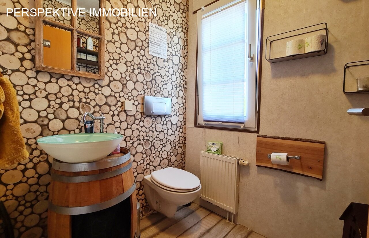 Romantisches Einfamilienhaus mit Einliegerwohnung und traumhaftem Garten