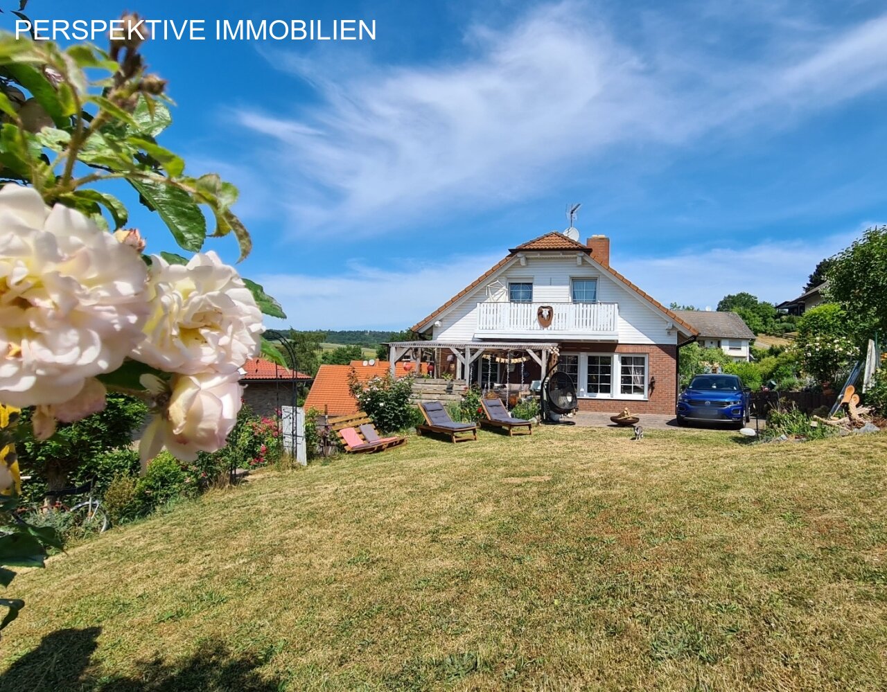 Romantisches Einfamilienhaus mit Einliegerwohnung und traumhaftem Garten