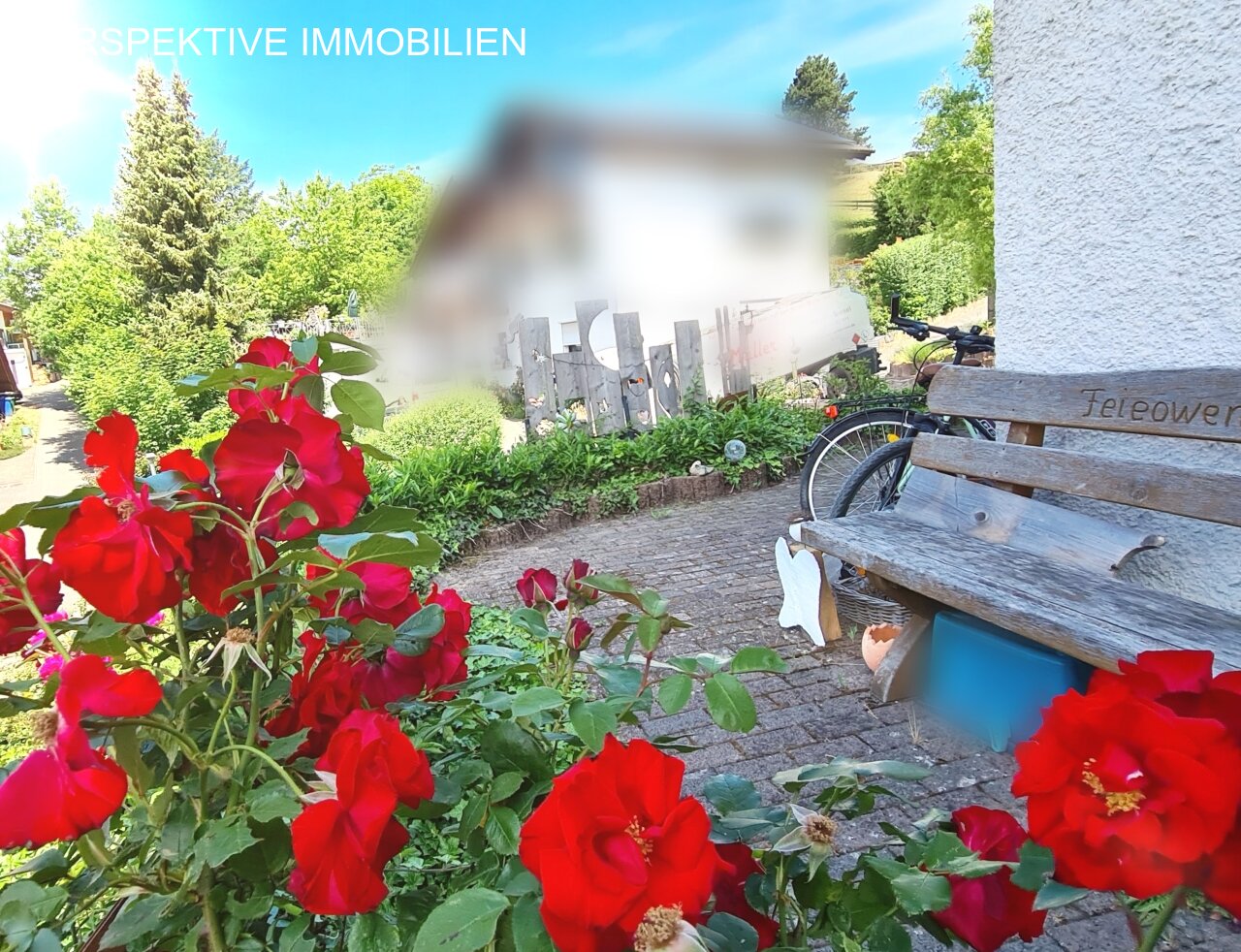 Romantisches Einfamilienhaus mit Einliegerwohnung und traumhaftem Garten