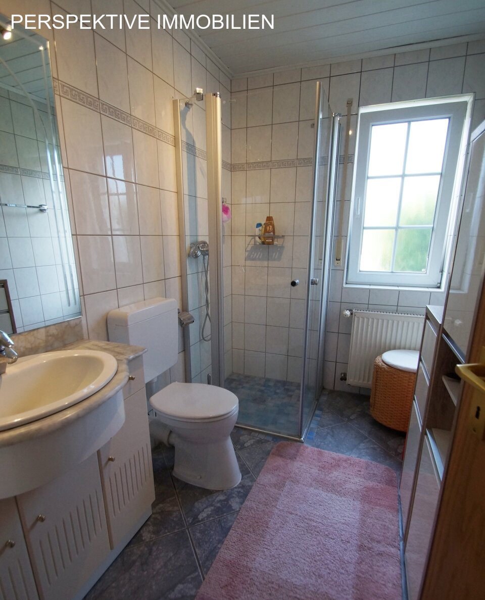 Romantisches Einfamilienhaus mit Einliegerwohnung und traumhaftem Garten