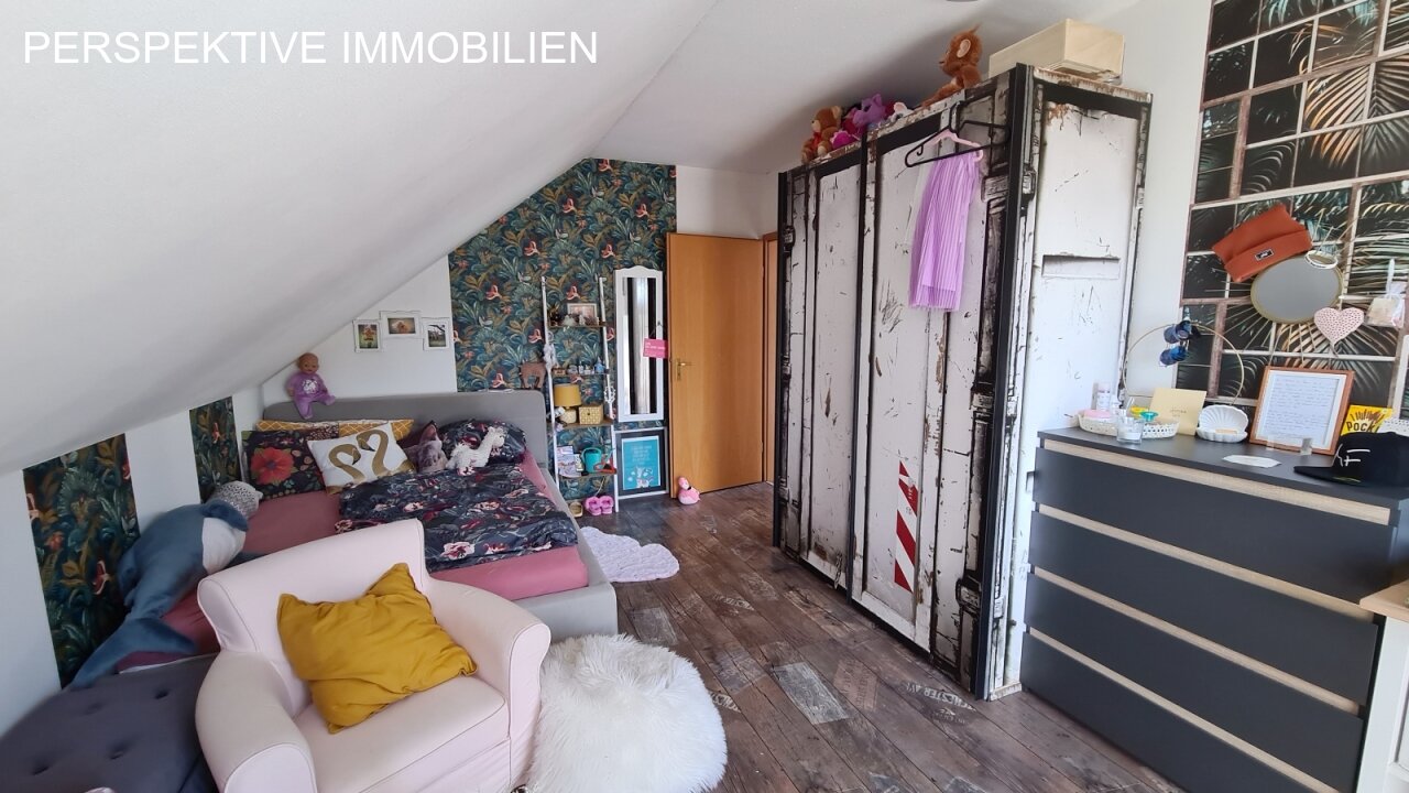 Romantisches Einfamilienhaus mit Einliegerwohnung und traumhaftem Garten